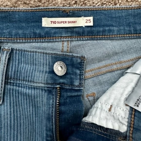 LEVIS 710 Railroad Striped Super Skinny Crop Jean 25 - Picture 6 of 9